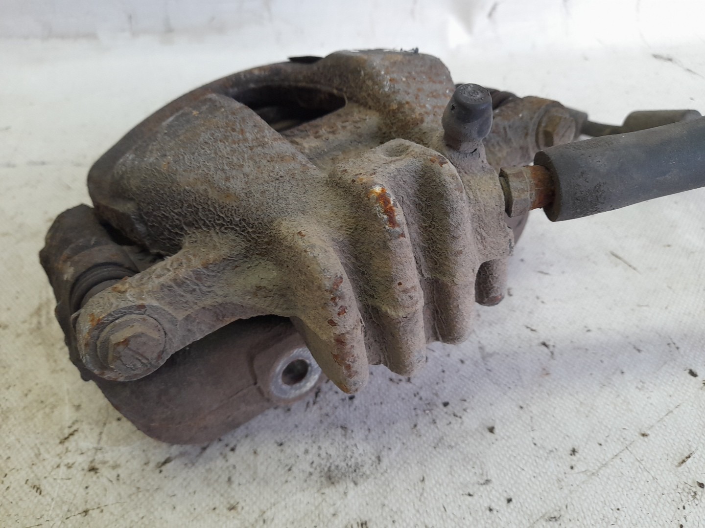 Right front Brake Caliper PEUGEOT 308 SW Imagem-1