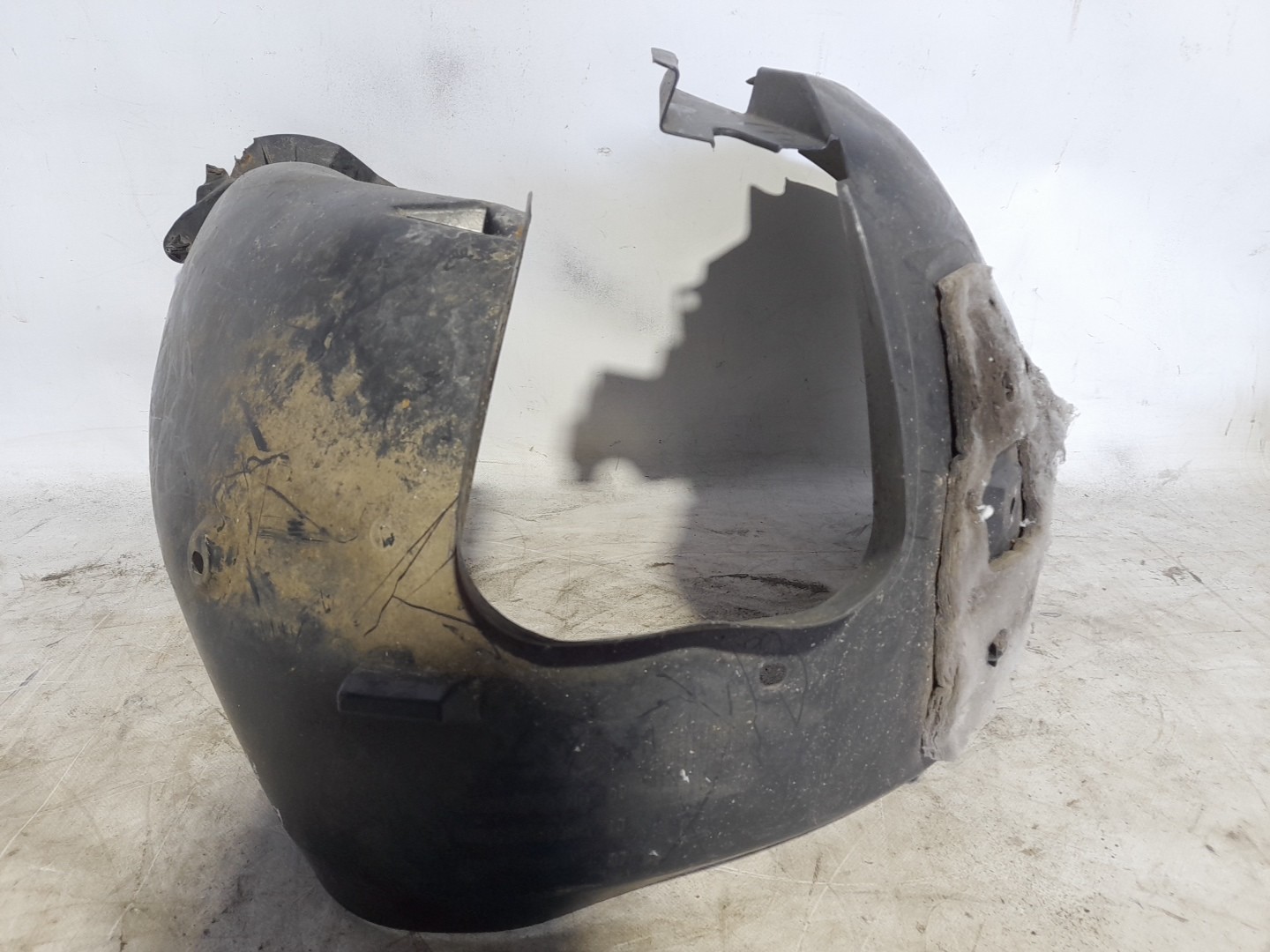 Front wheel arch left