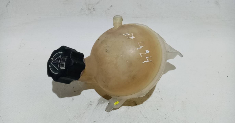 Coolant reservoir