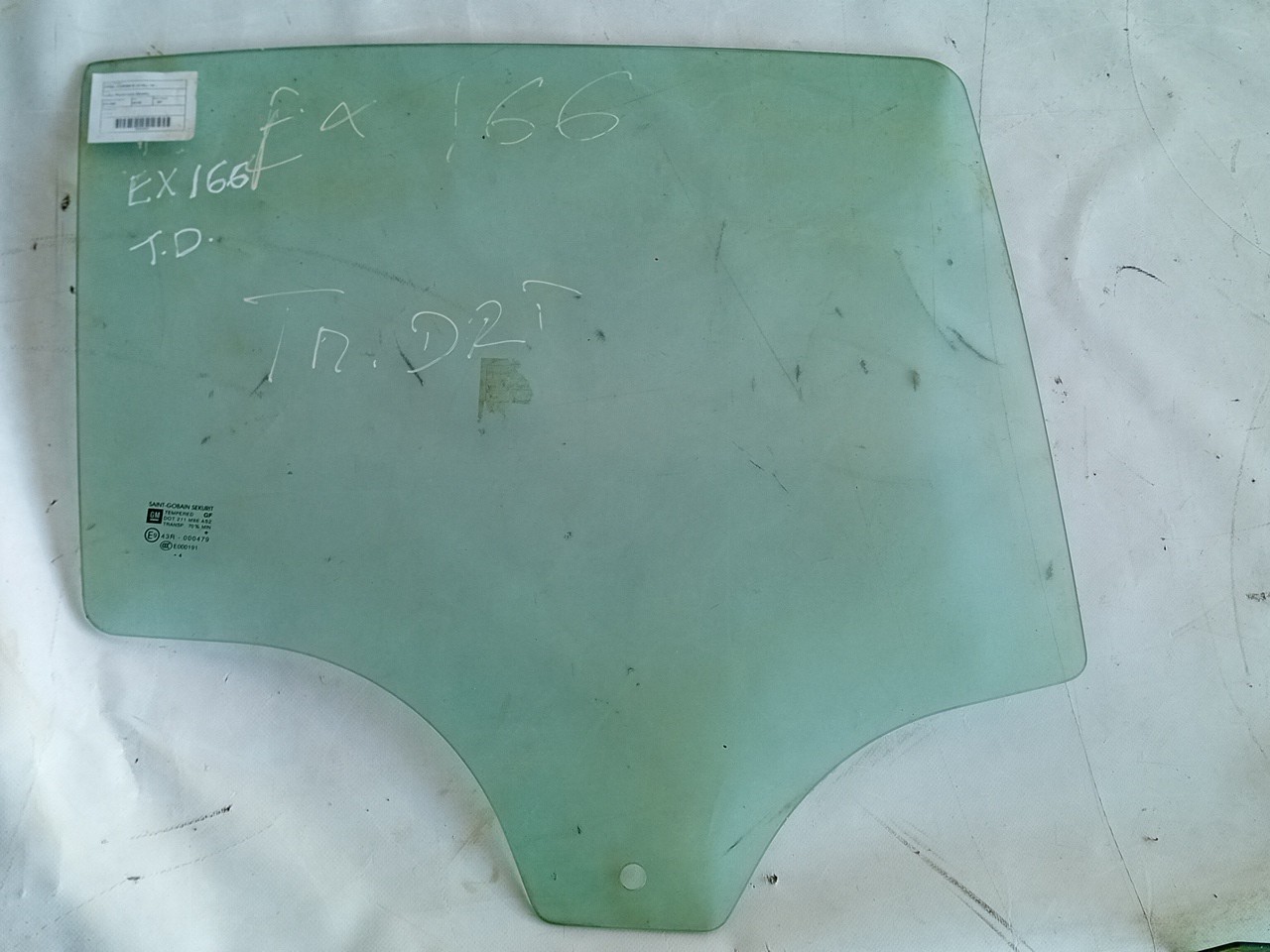 Right rear door glass
