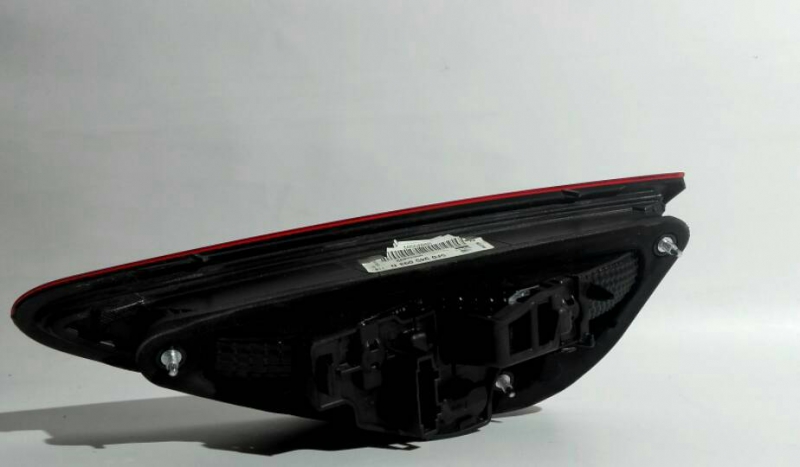 Farolim da mala esquerdo SEAT Leon (5F1) Imagem-1