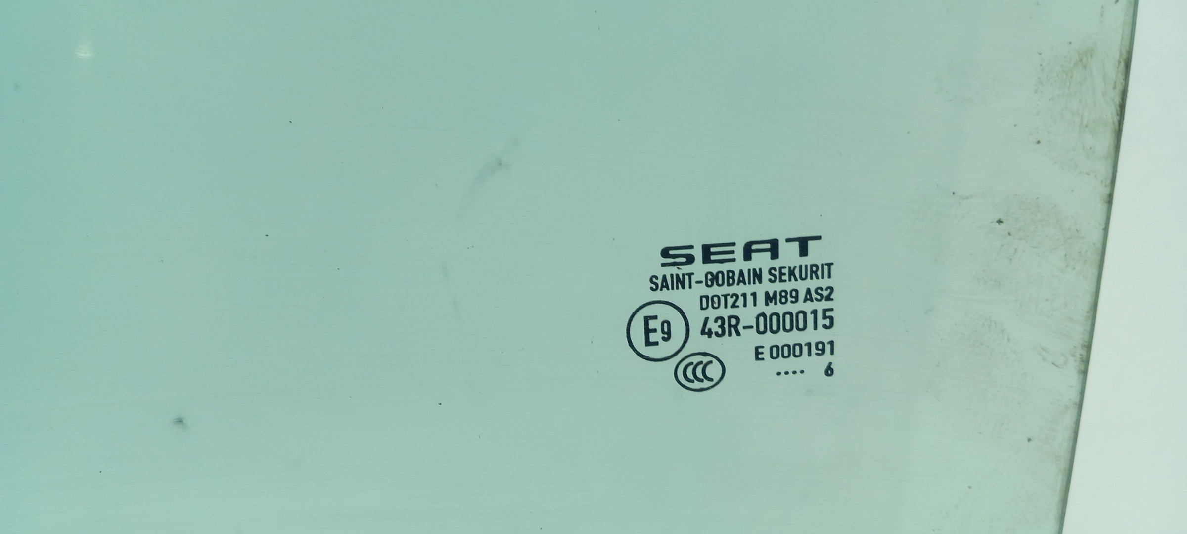 Vitre porte arrière gauche SEAT Leon (5F1) Imagem-1
