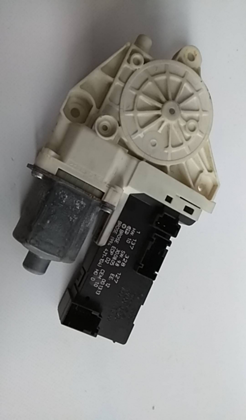 Front Right Door Window Regulator Motor PEUGEOT 407 SW (6E_) Imagem-1