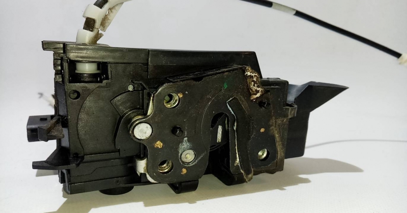 Front Left Door Lock PEUGEOT 308 SW II Imagem-3