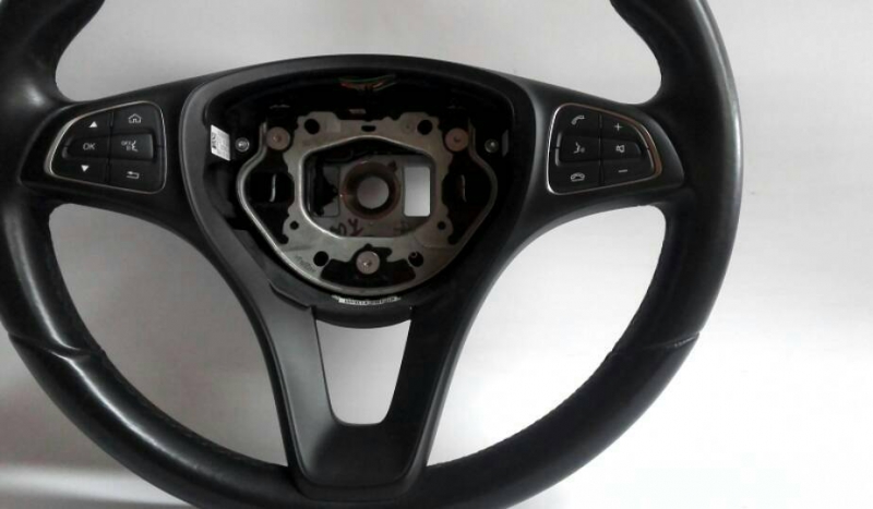 Volante MERCEDES-BENZ Classe C (W205) Imagem-1