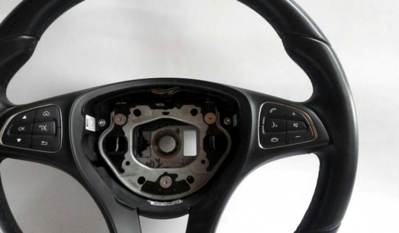 Volante MERCEDES-BENZ Classe C (W205) Imagem-2