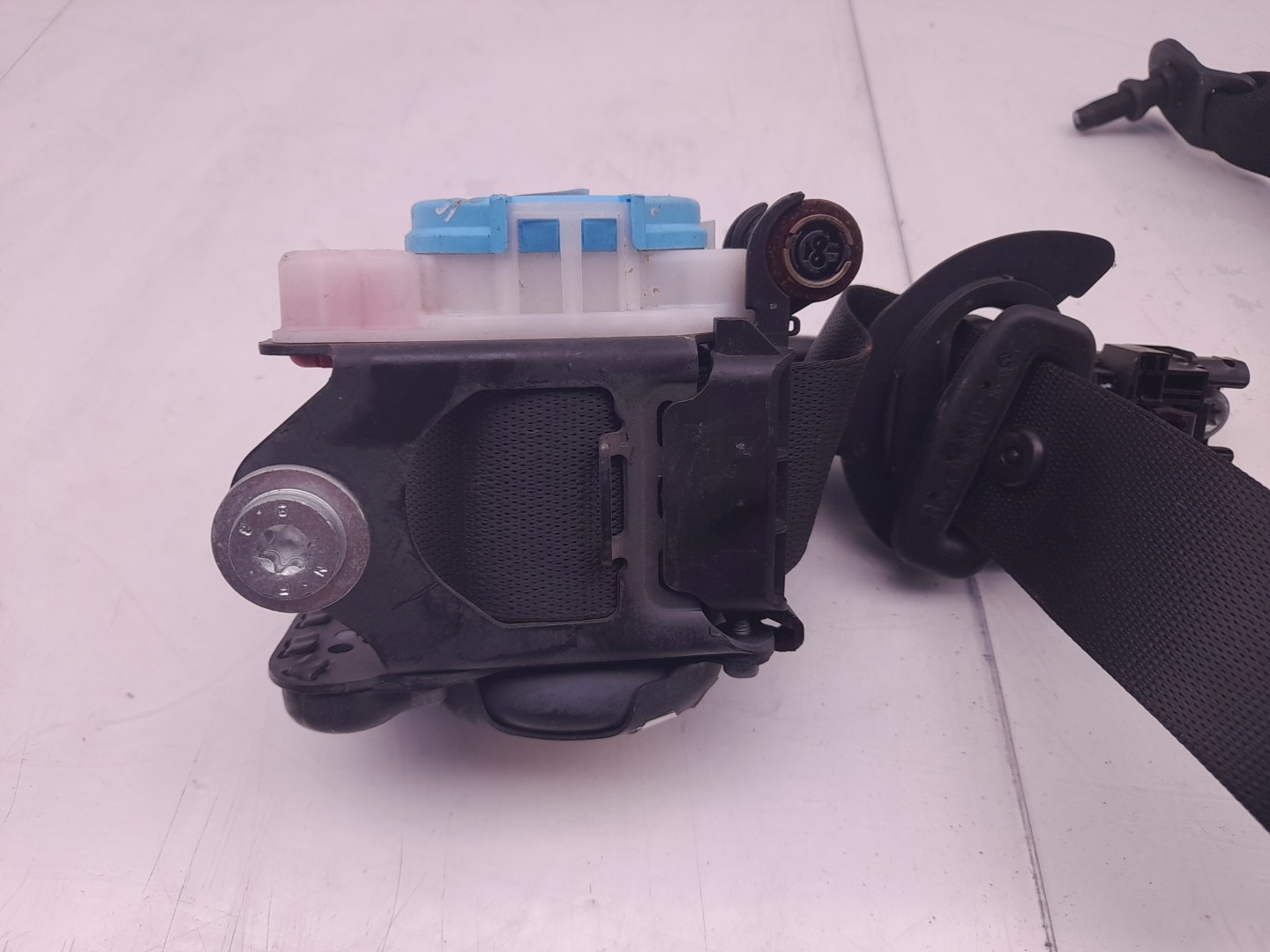 Prétensionneur de ceinture avant Droite MERCEDES-BENZ Classe B (W246, W242) Imagem-1
