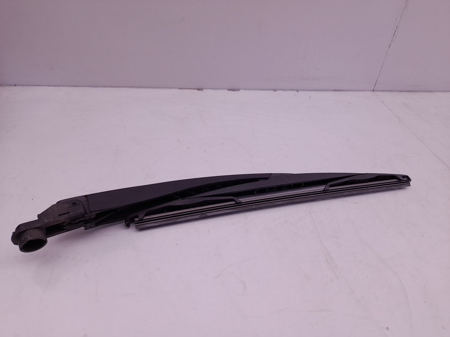 Haste / braço de escova limpa vidros trás PEUGEOT 208 Imagem-1