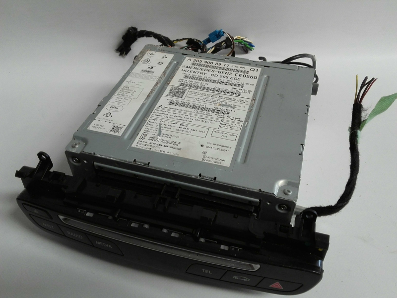 Autoradio MERCEDES-BENZ Classe C (W205) Imagem-1