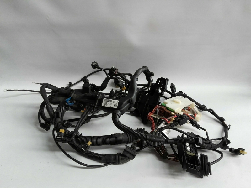 Engine electrical installation / engine wiring