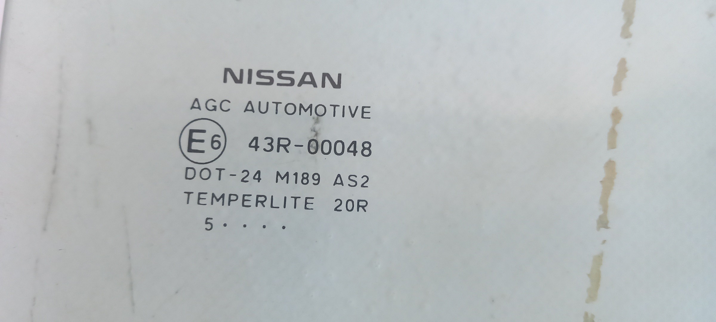 Right rear door glass NISSAN Note (E12) Imagem-1