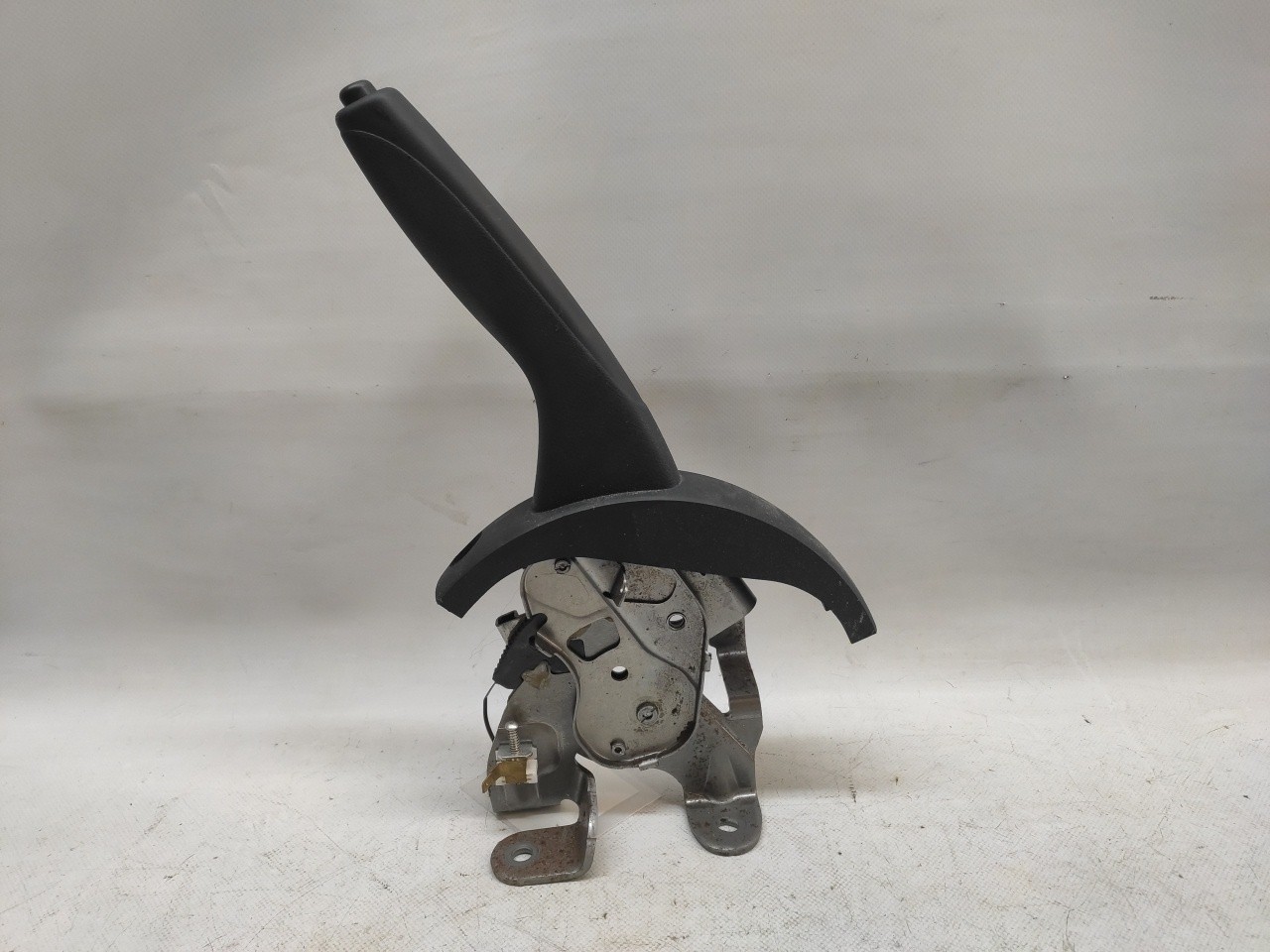 Hand brake / parking brake NISSAN Note (E12) Imagem-1