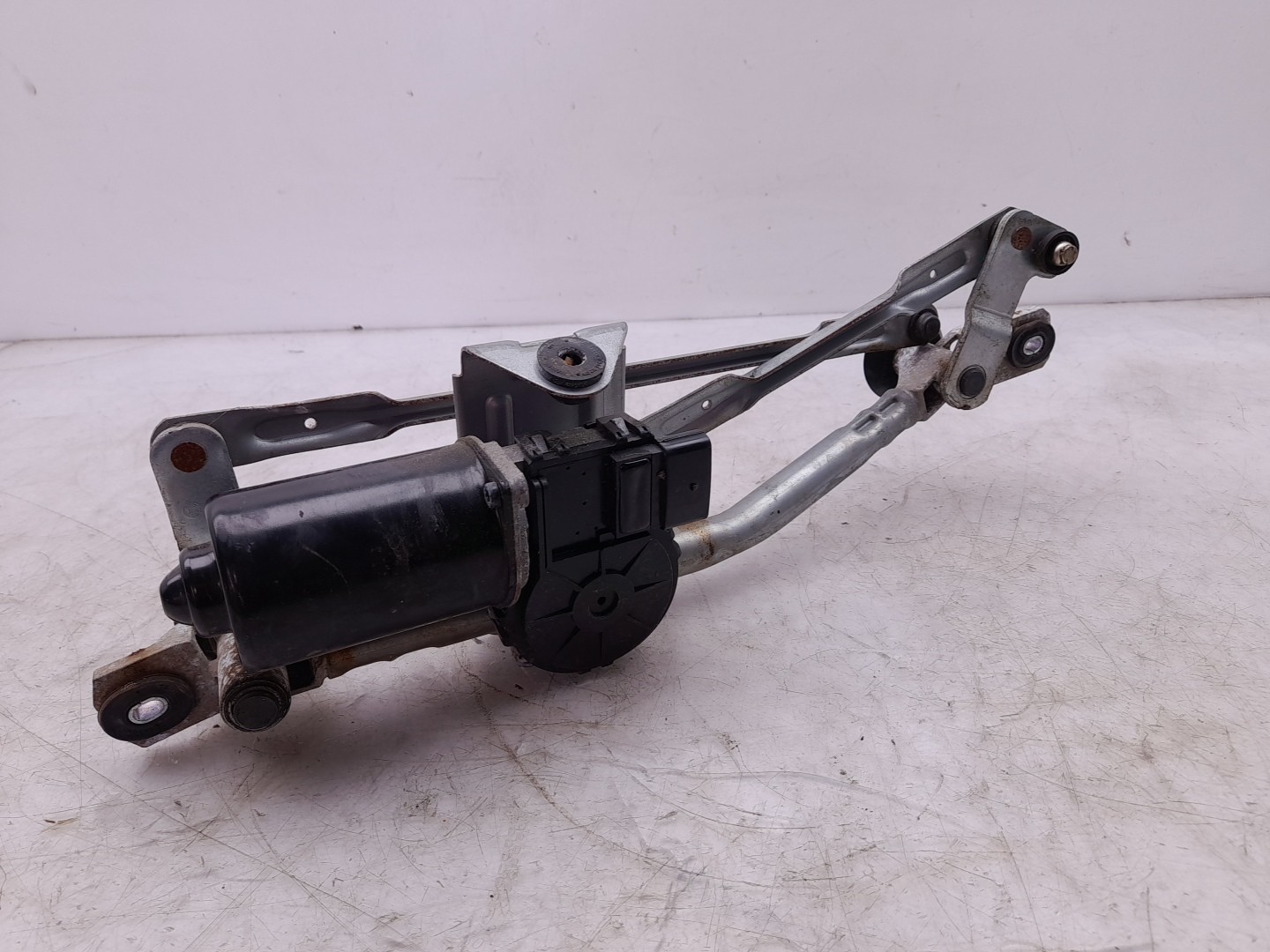 Front Wiper Motor