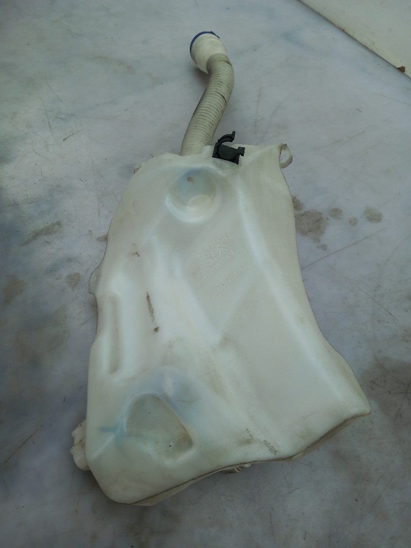 Windshield washer tank CITROËN C4 II (B7) Imagem-1