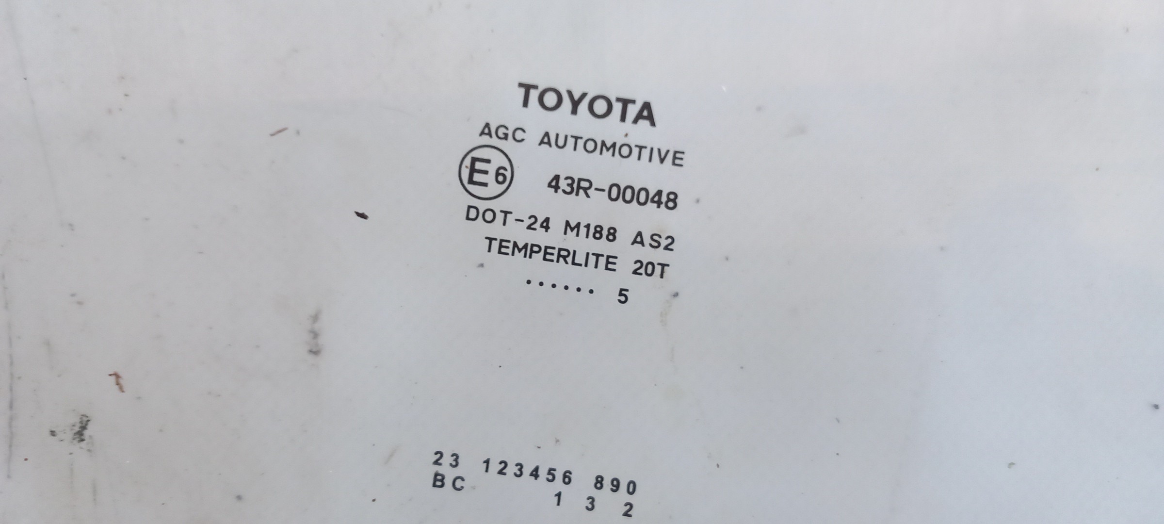 Vidro porta trás direito TOYOTA Yaris (_P13_) Imagem-1