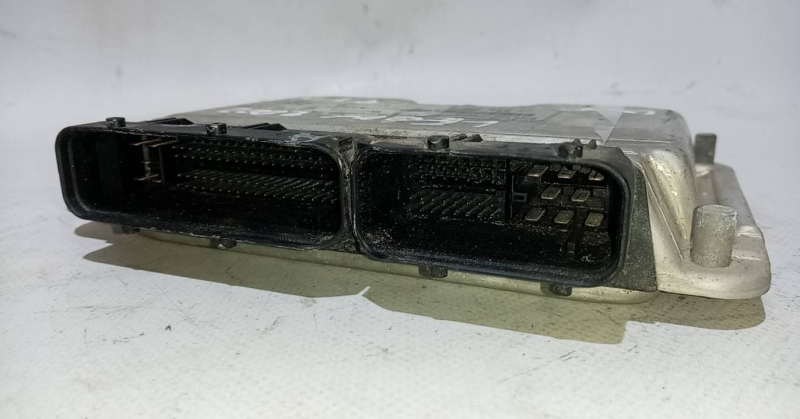 Engine control unit / ECU SEAT Leon (1M1) Imagem-1
