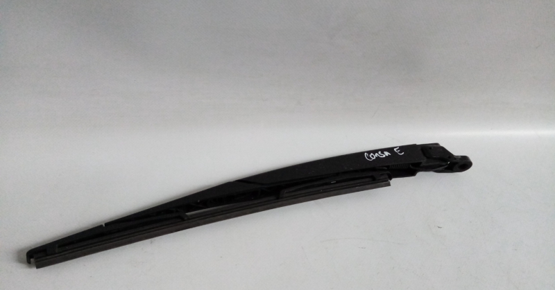 Rear wiper arm