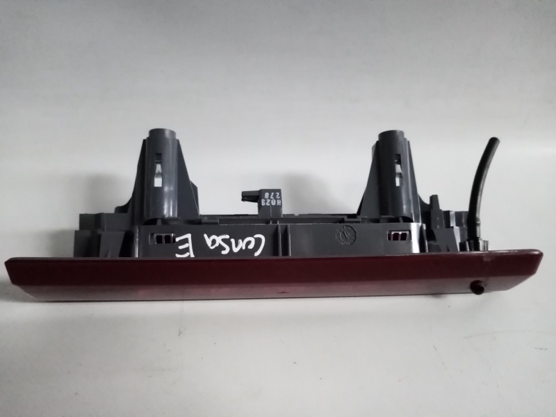 Luz stop adicional / 3º stop OPEL Corsa E Imagem-1
