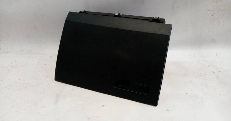 Glove Box / Compartment