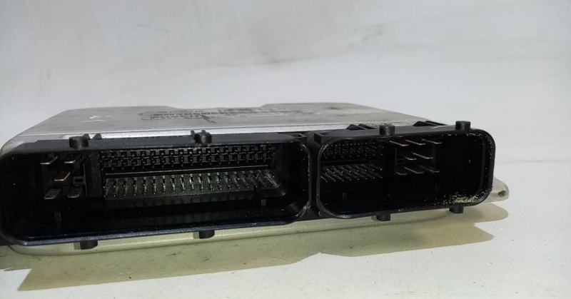 Centralina motor / ECU SKODA Superb I Sedan (3U4) Imagem-1
