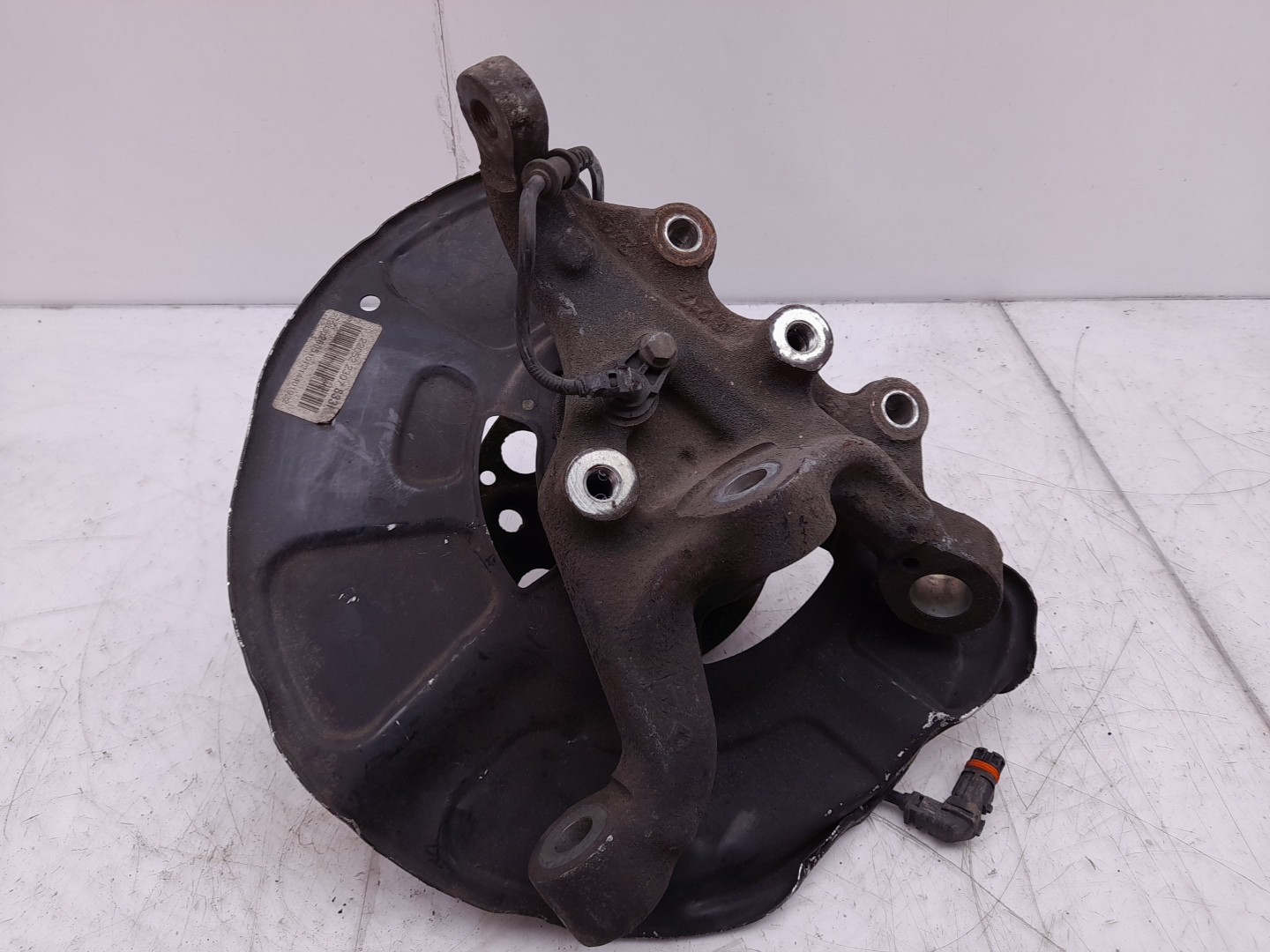 Left front steering knuckle MERCEDES-BENZ Classe E (W212) Imagem-1