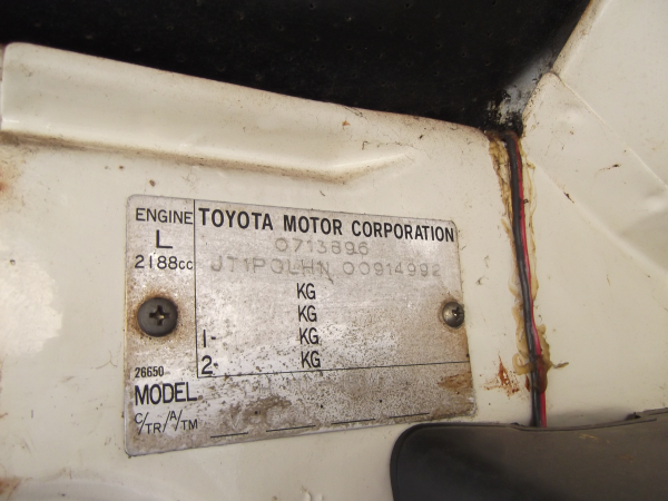 HiAce II  TOYOTA HiAce II (LH5_, YH7_, LH7_, LH6_, YH6_, YH5_) Imagem-4