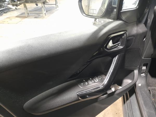 208 PEUGEOT 208 Imagem-11