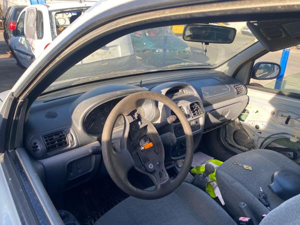 Clio II  RENAULT Clio II (BB0/1/2_, CB0/1/2_) Imagem-6