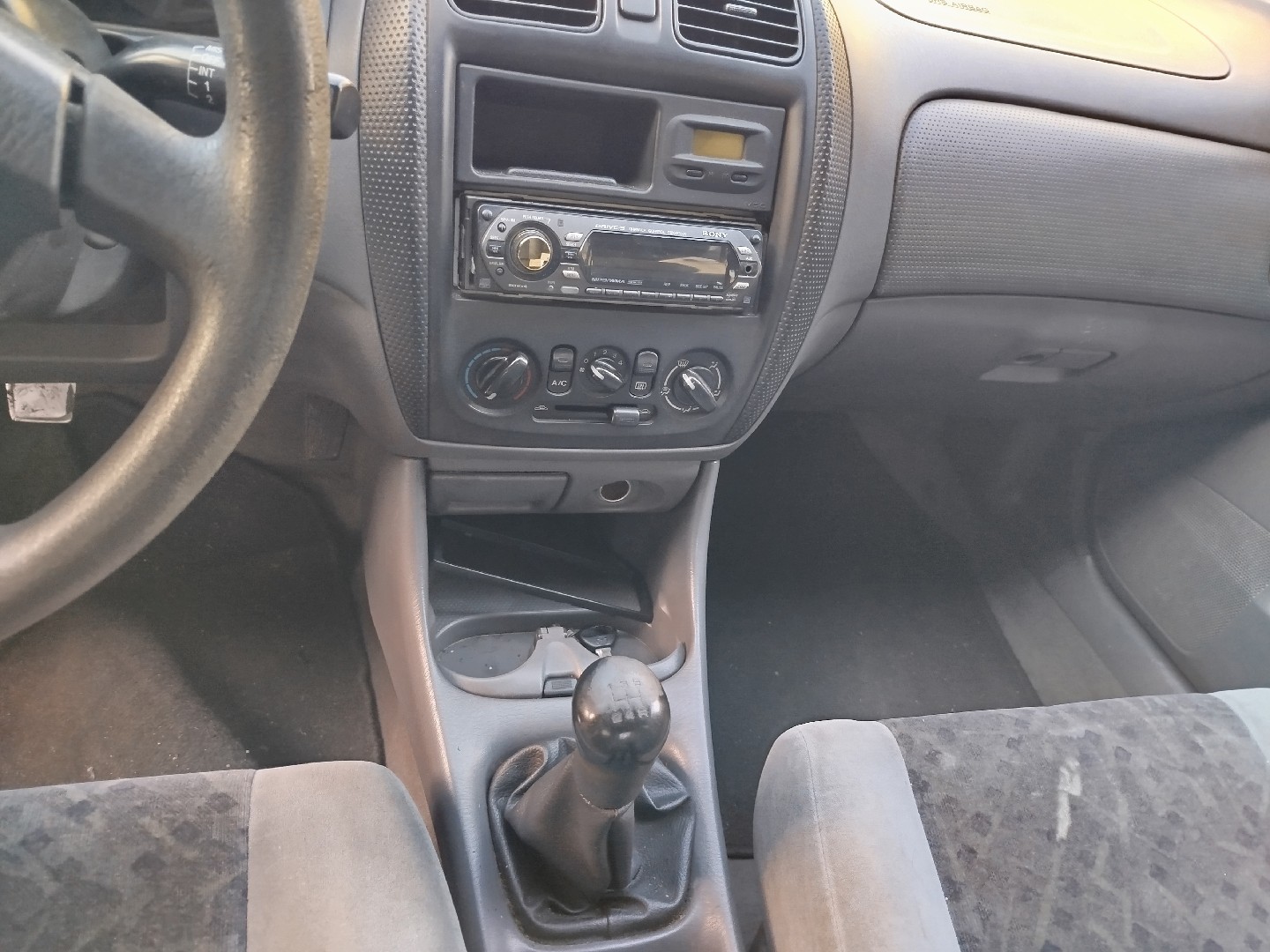 323 S VI  MAZDA 323 S VI (BJ) Imagem-8