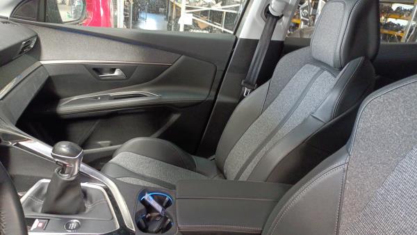 3008 II  PEUGEOT 3008 II (M_) Imagem-7
