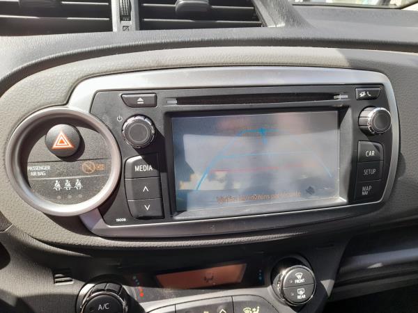 Yaris  TOYOTA Yaris (_P13_) Imagem-14