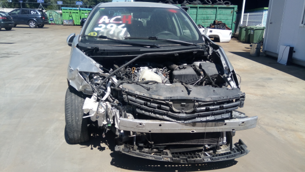 Auris Hatchback  TOYOTA Auris Hatchback (_E15_) Imagem-0