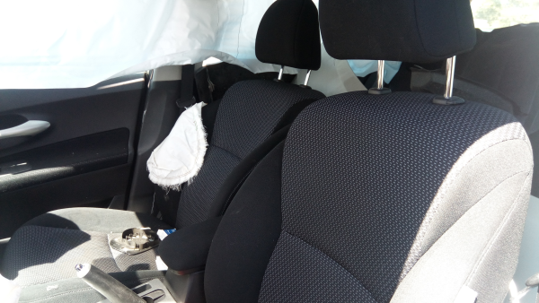 Auris Hatchback  TOYOTA Auris Hatchback (_E15_) Imagem-10