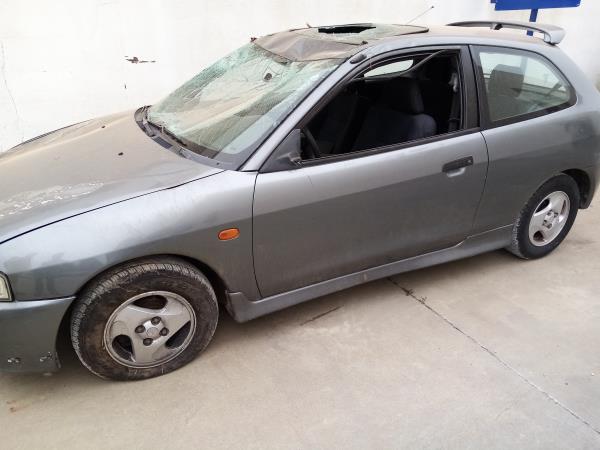 Colt V  MITSUBISHI Colt V (CJ_, CP_) Imagem-2