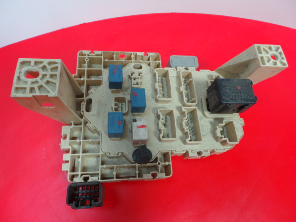 Caixa fusíveis / SAM / BSI SUZUKI Swift III (MZ, EZ) Imagem-1