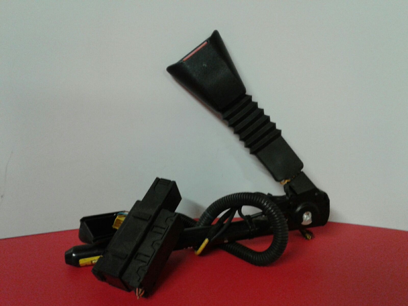 Pré-tensor cinto frente direito OPEL Corsa C