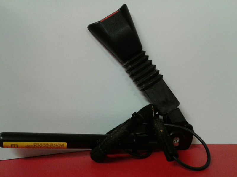 Right front seatbelt pretensioner OPEL Corsa C