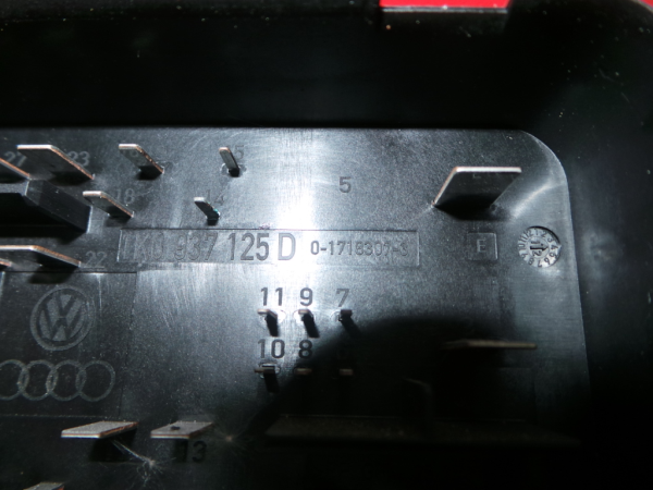 Caixa fusíveis / SAM / BSI SKODA Octavia II Hatchback (1Z3) Imagem-2