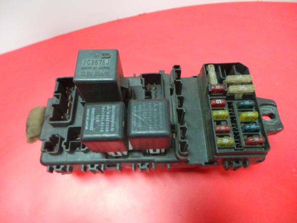 Boîte de fusibles / SAM / BSI MITSUBISHI Colt V (CJ_, CP_) Imagem-2