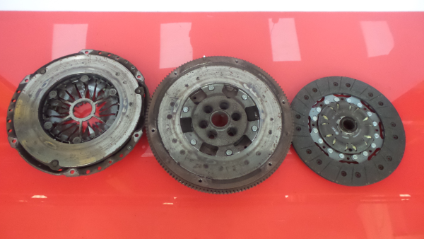 Volante motor VOLKSWAGEN Passat (3C2) Imagem-2