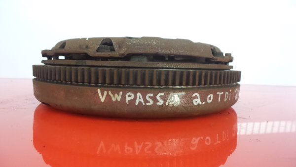 Volante motor VOLKSWAGEN Passat (3C2) Imagem-1