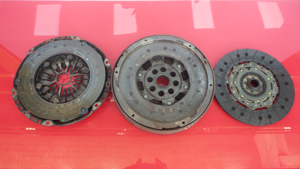 Volant moteur VOLVO V50 (MW) Imagem-2