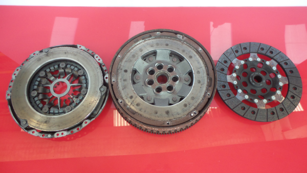 Volante motor RENAULT Megane III (BZ0_) Imagem-2