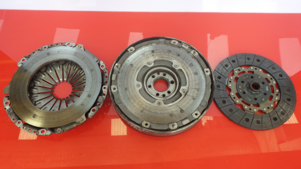 Volante motor VOLVO V40 Hatchback Imagem-3