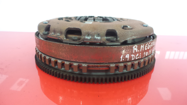 Volante motor RENAULT Megane III (BZ0_) Imagem-1