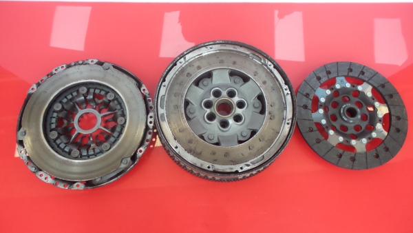 Volante motor RENAULT Megane III (BZ0_) Imagem-2