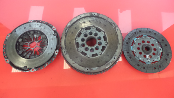 Volante motor VOLVO V40 Hatchback Imagem-2