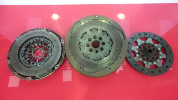 Volante motor RENAULT Laguna III Grandtour (KT0/1) Imagem-2