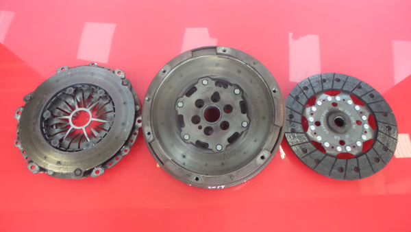 Volante motor PEUGEOT 308 II Imagem-2