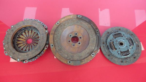 Volante motor PEUGEOT 308 II Imagem-2